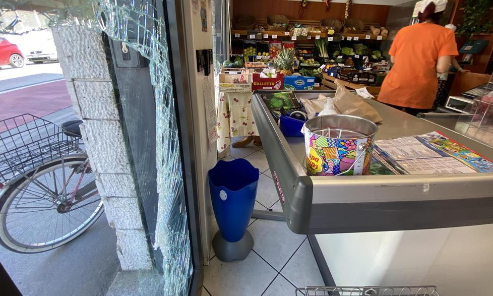 Furti a Pontedera, bersagliati negozi e case 