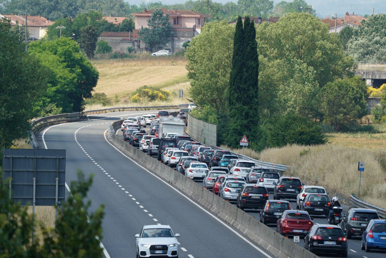 Un altro incidente in Fi-Pi-Li, code in direzione mare