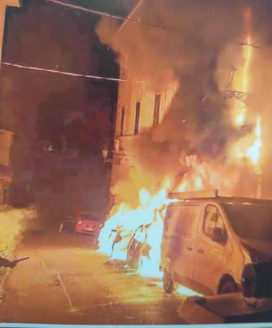Lavori sull’edificio danneggiato dal fuoco 
