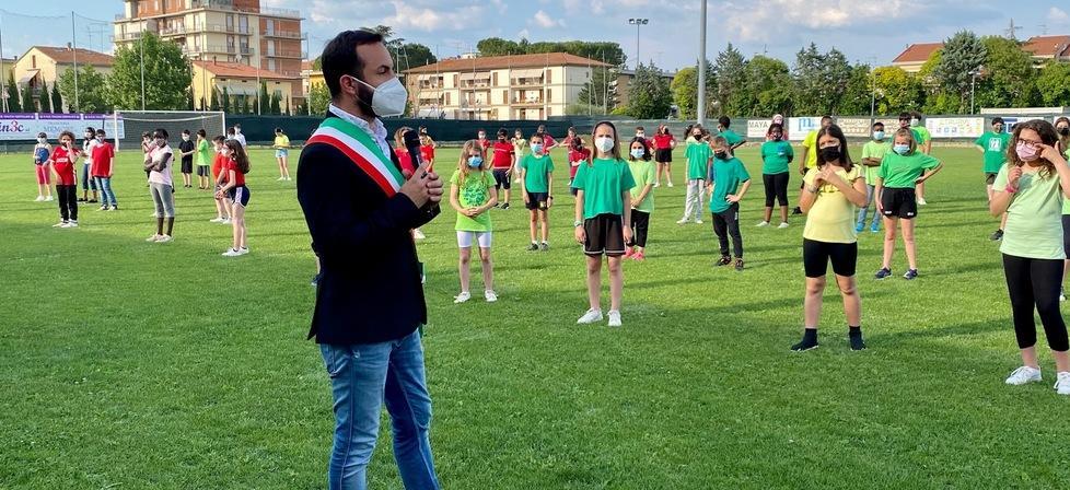 Festa di fine scuola Gli auguri del sindaco a tutti gli studenti 