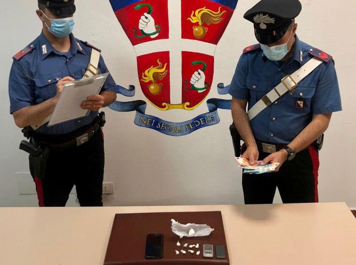 Cocaina in tasca e a casa, nei guai un 32enne 