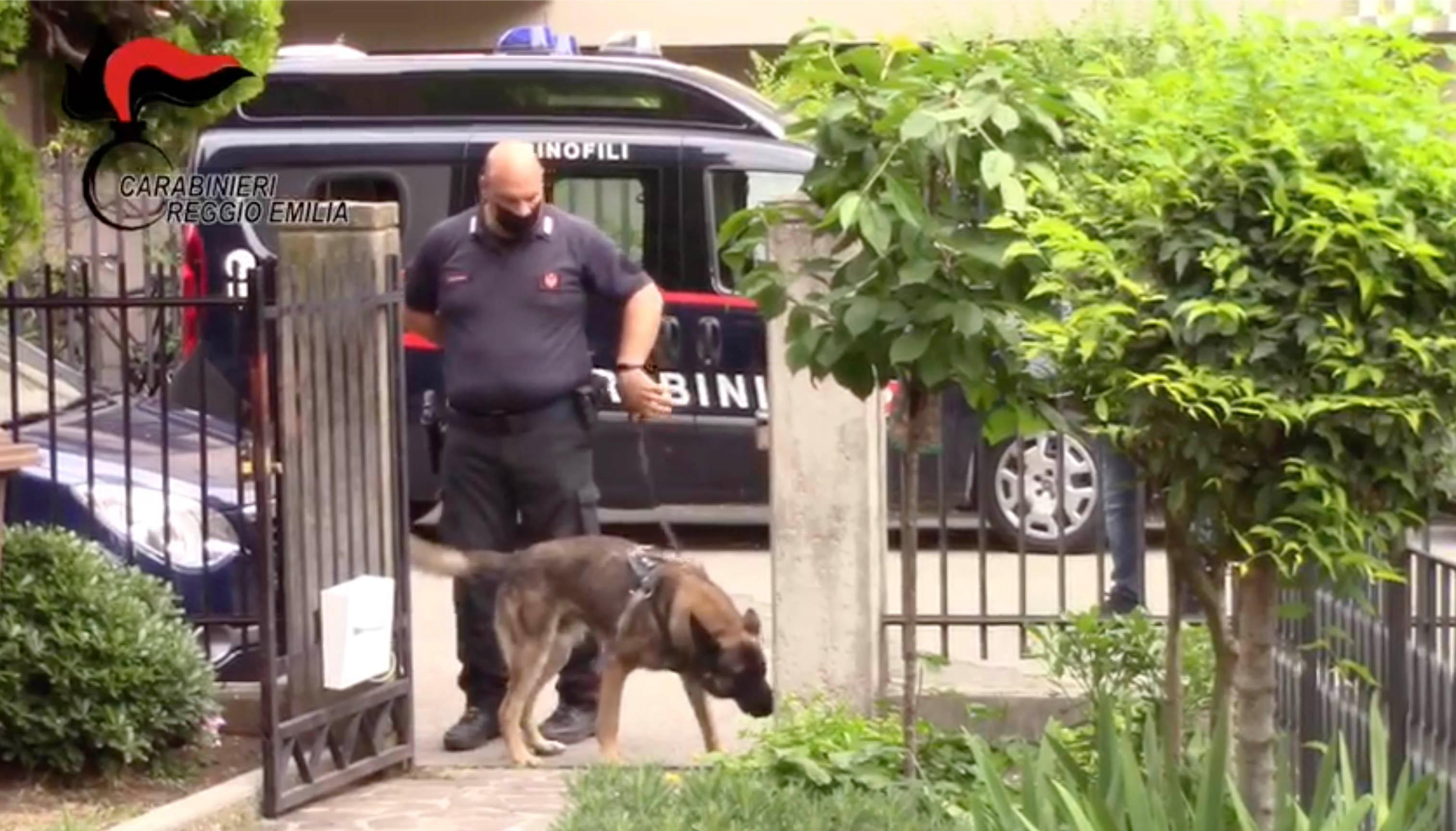 Minorenne e spacciatore incastrato dal cane antidroga e denunciato