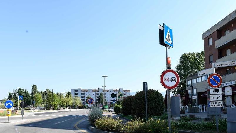 La zona dell’aggressione a cento metri dal palazzo comunale di Capannori e in via Martiri Lunatesi