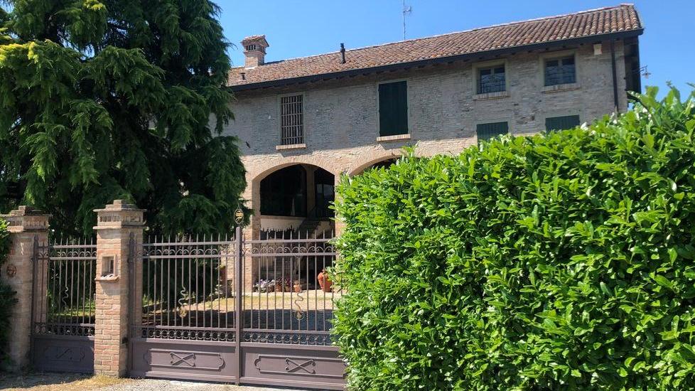 Rapina in villa: il musicista Adelmo Sassi picchiato e sequestrato da tre banditi armati di pistola