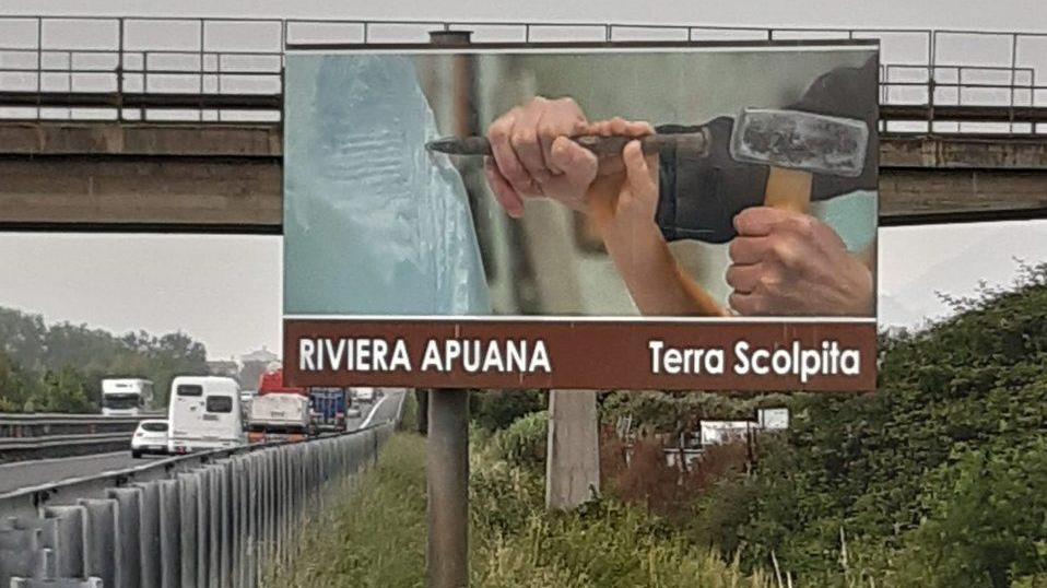 Martello , marmo e scalpello La riviera apuana è “scolpita”