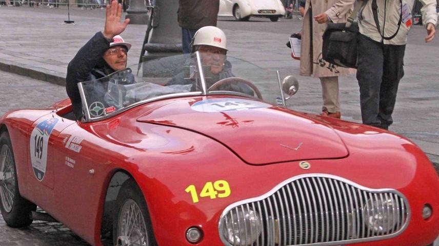 Dal viale dei cipressi alle vie del borgo arriva la 1000 Miglia