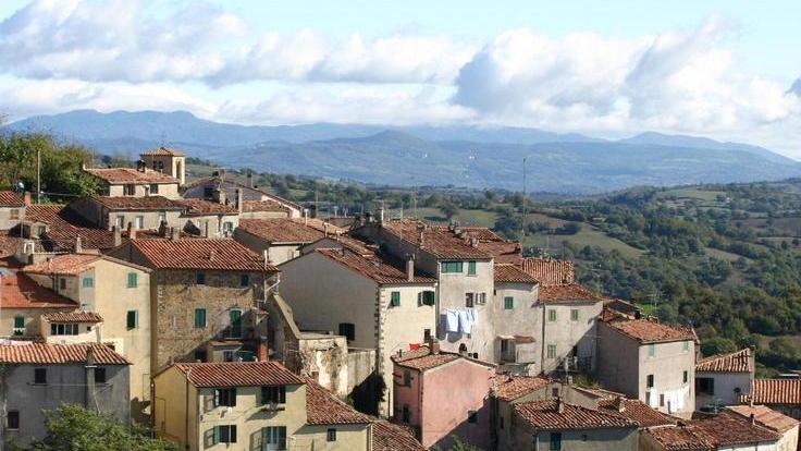 Focolaio a Scansano, 17 positivi «E non abbiamo agenti in attività»