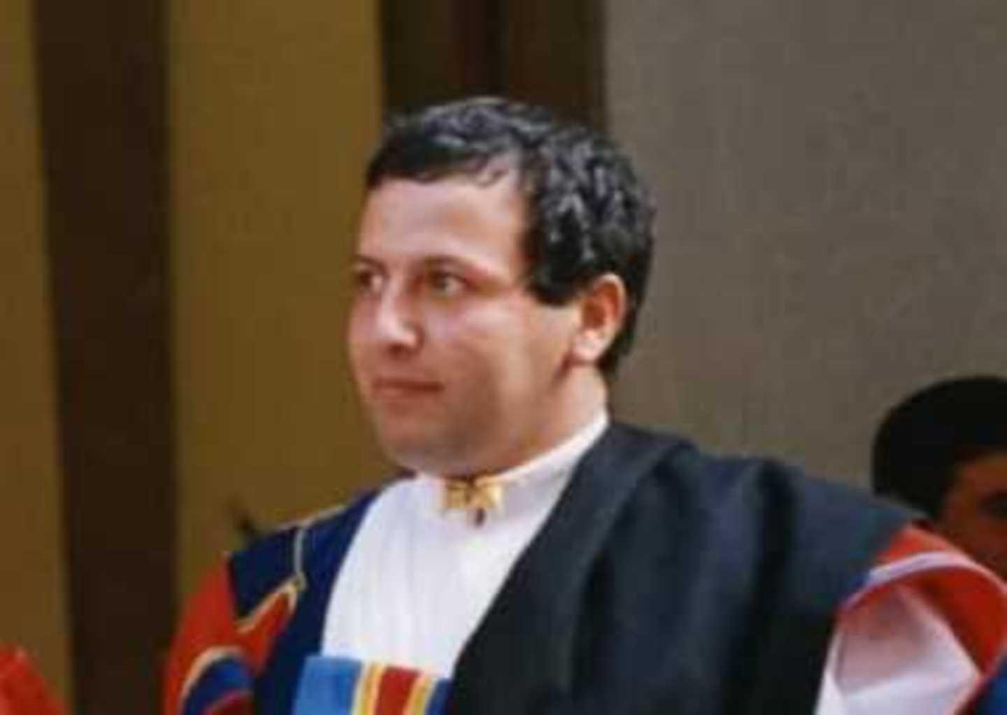 Il trattore si ribalta, muore un 55enne 