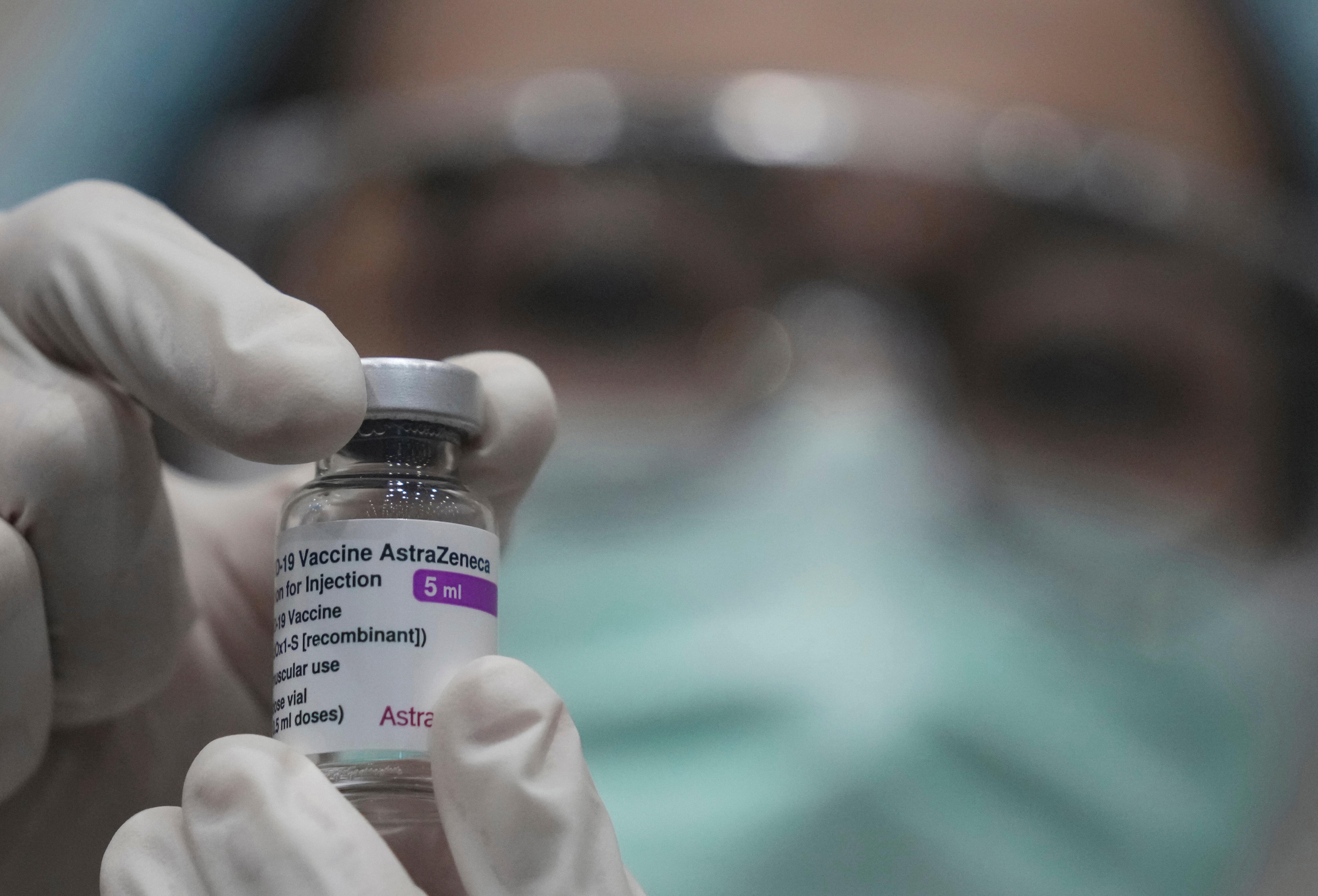 Vaccini in Toscana: under 60 con prima dose AstraZeneca, si cambia vaccino non la data per i richiami  