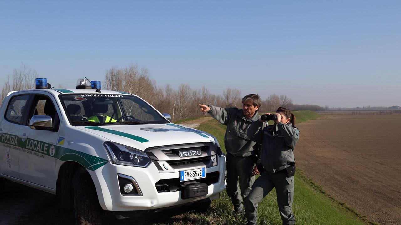 Ostellato, pesca notturna in barba al coprifuoco: 17 multati