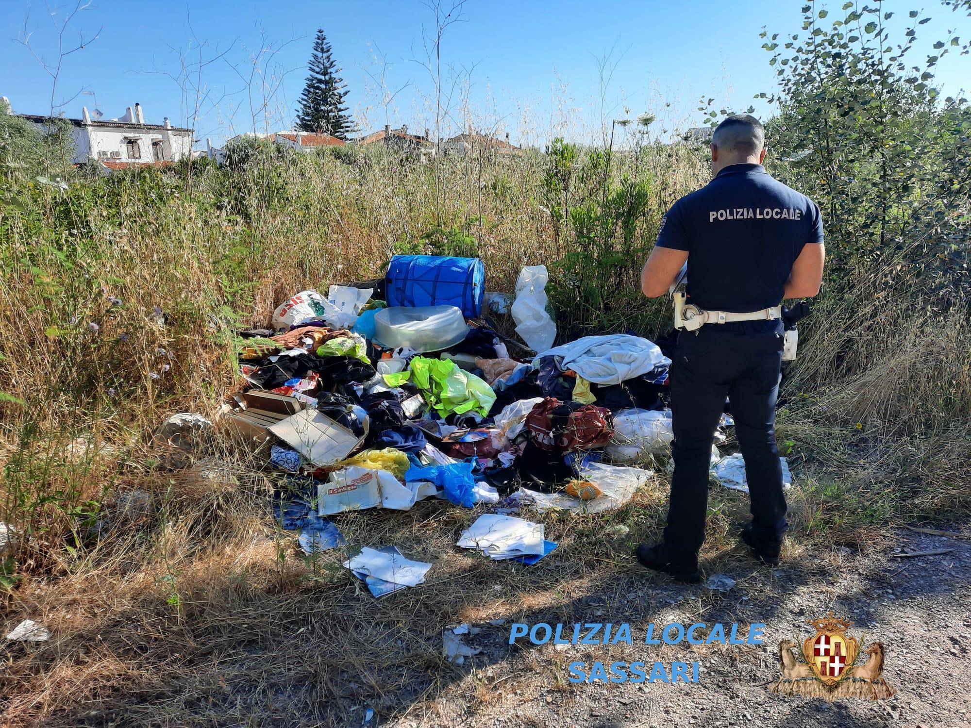 Sassari, rifiuti: con le foto-trappole scoperti 76 incivili e una discarica a Sant'Orsola