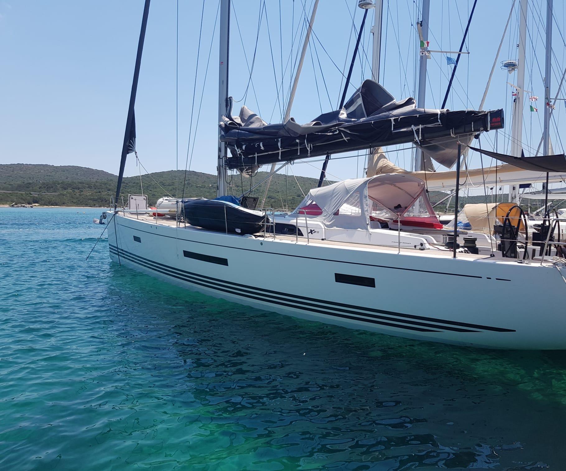 Golfo Aranci, scontro tra barca a vela e barchetta da pesca: ferita una donna