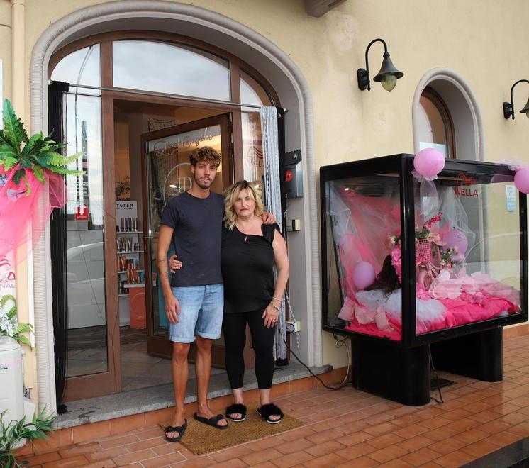 Vetrine in rosa, la sindaca: «Risposta eccezionale»