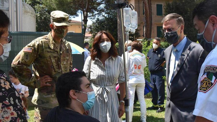 Dimostrazione dei vigili del fuoco a Pediatria