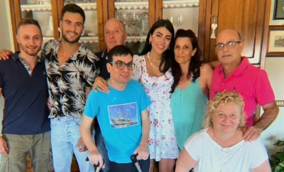 L’influencer Giulia Salemi a pranzo a casa di Luana