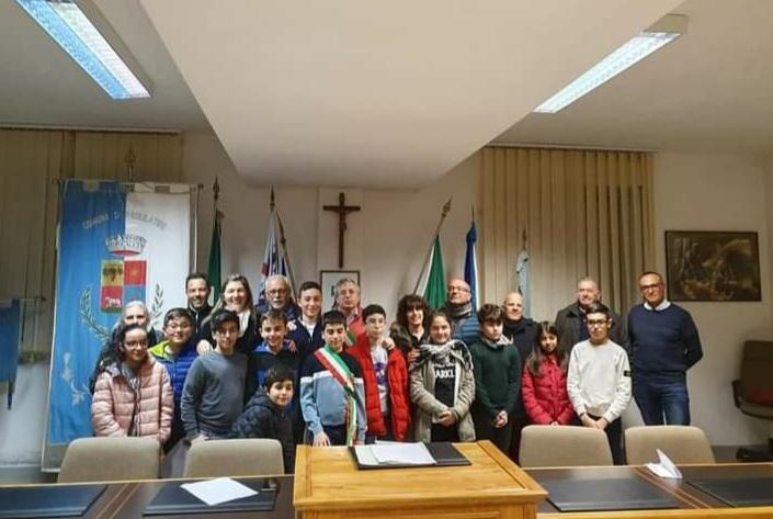 I più giovani danno una mano ai barracelli