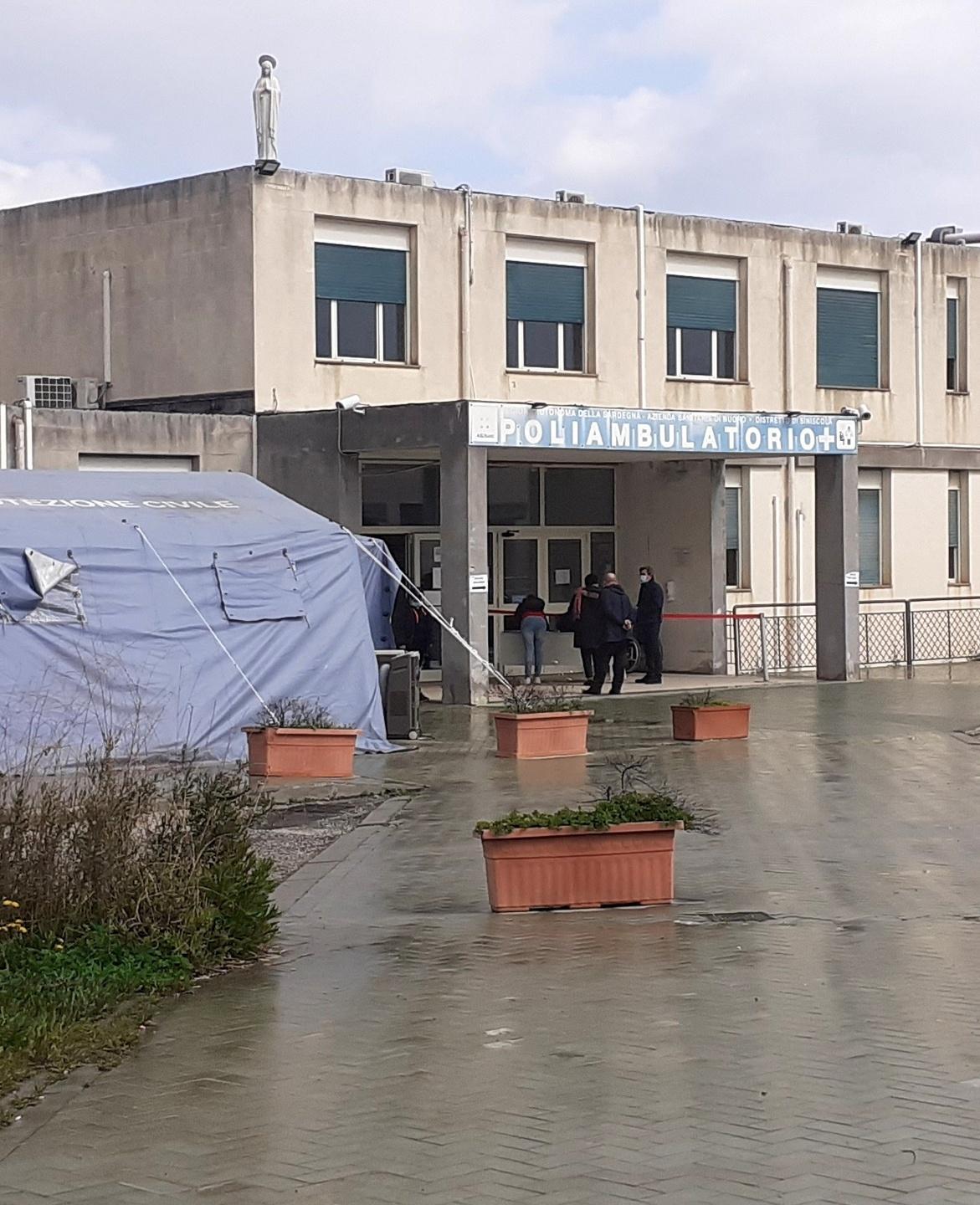 Siniscola, protesta: vaccini a domicilio «Ma è tutto fermo»