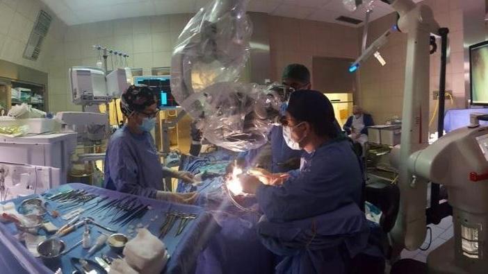 Neurochirurgia, impiantata una vertebra di carbonio a Nuoro