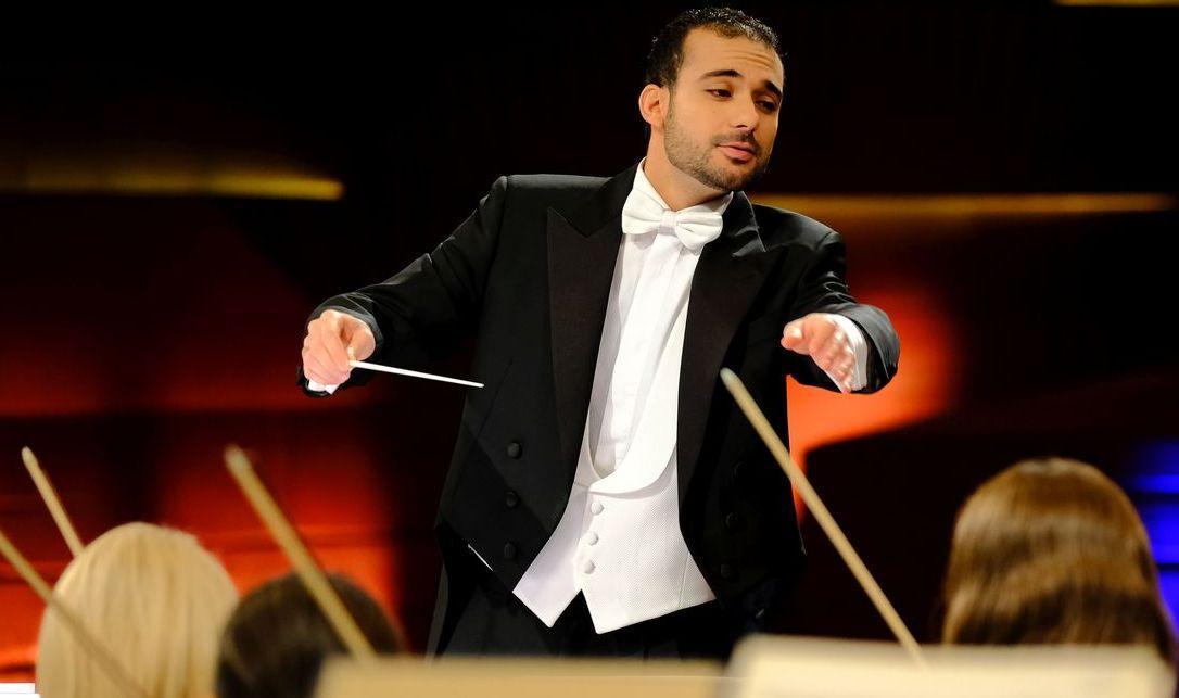 Direttore d’orchestra a Tokyo: il lungo viaggio da Ploaghe di Leonardo Sini