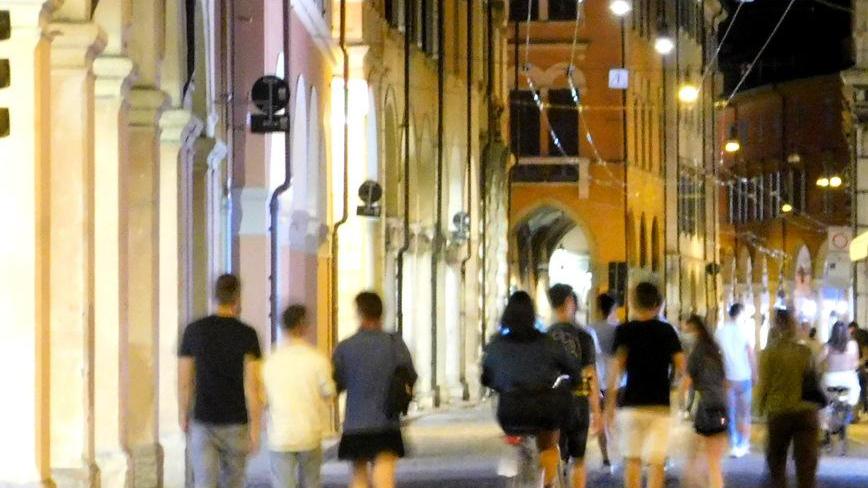 Modena. La prima notte senza coprifuoco: «Finalmente una vita normale»