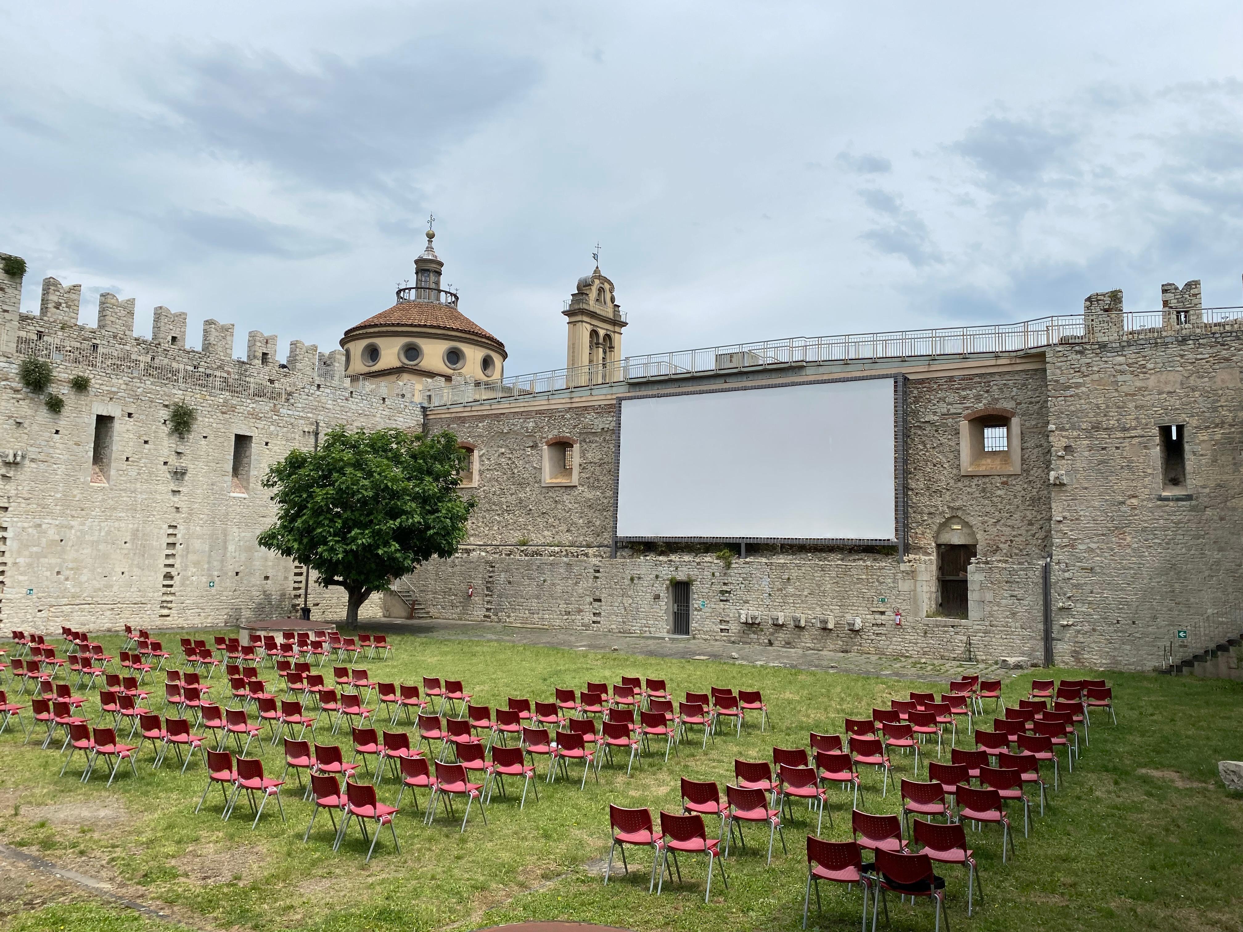 Torna il cinema sotto le stelle al Castello dell'Imperatore