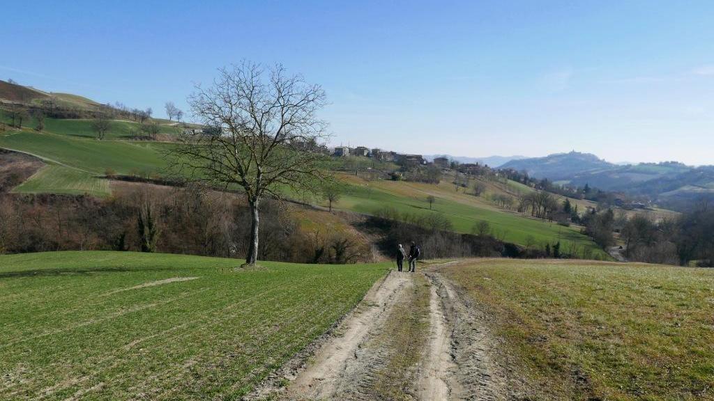 Sentieri di Viano, rinnovata la convenzione per la manutenzione tra il Comune e il Cai Reggio Emilia