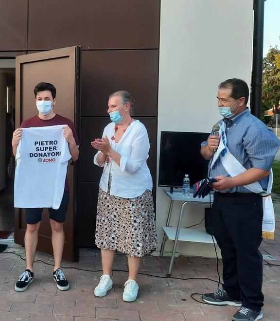 Dona il midollo osseo e salva un giovane francese malato