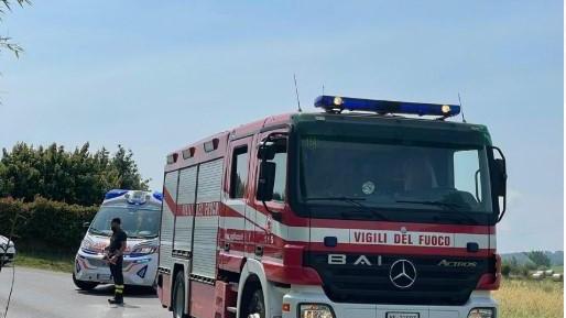 Alla guida di un trattore finisce nel fossato, grave un anziano