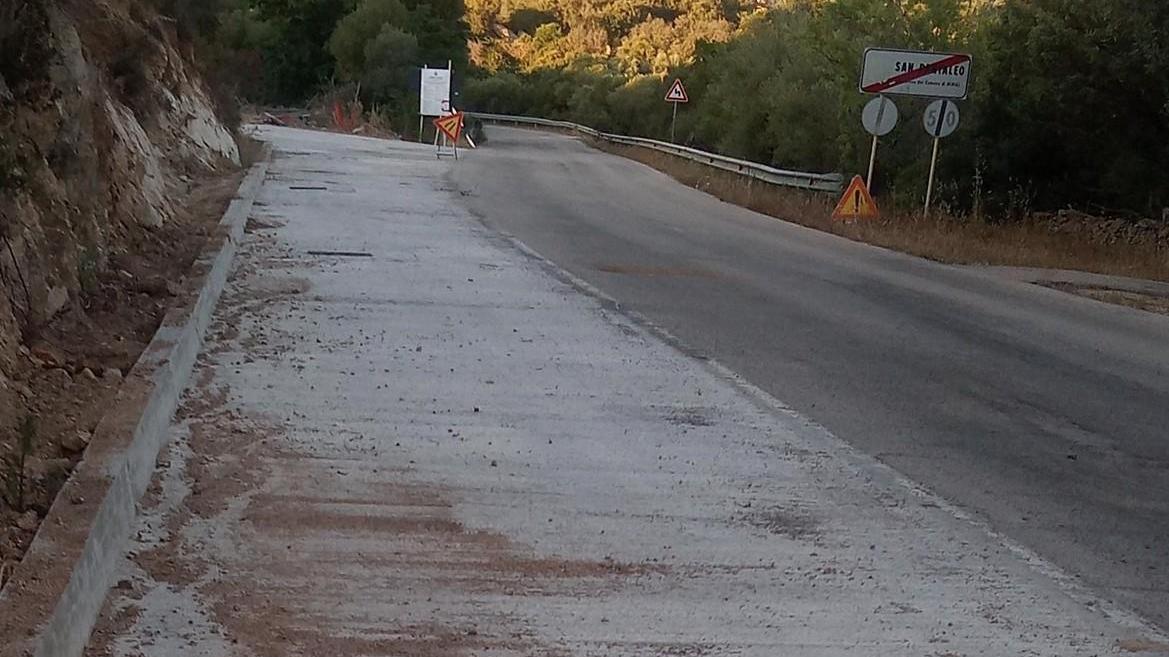 Cantiere infinito, ancora chiusa la strada per San Pantaleo