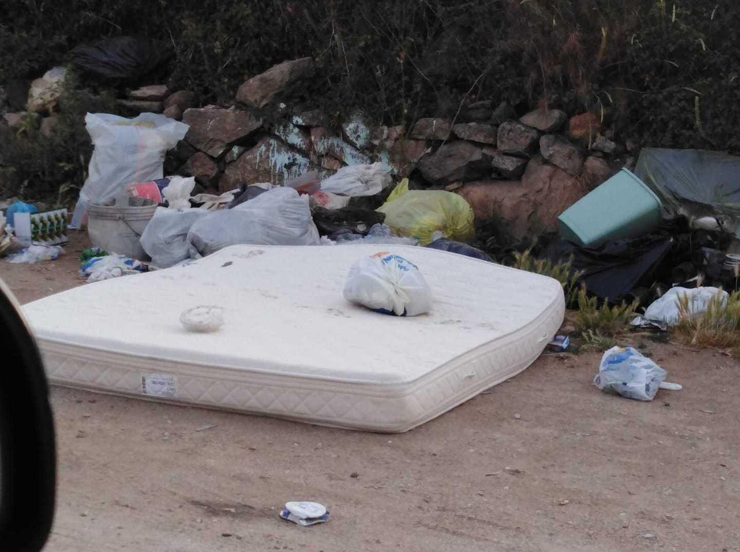 Corte, la fontana diventa una discarica 