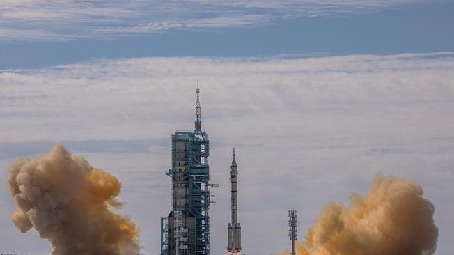 Spazio, partiti i 3 astronauti cinesi per il modulo Tianhe