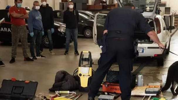 Rero, cugini bruciati dopo i colpi di fucile: esami sulle scarpe degli indagati