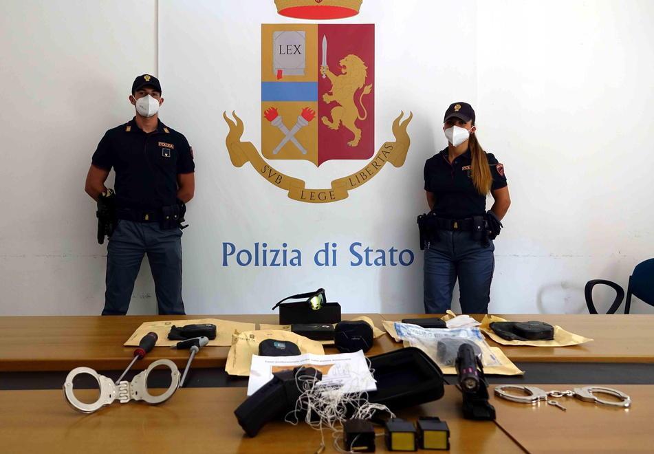 Perseguita l’ex socio in affari, il giudice conferma i domiciliari 