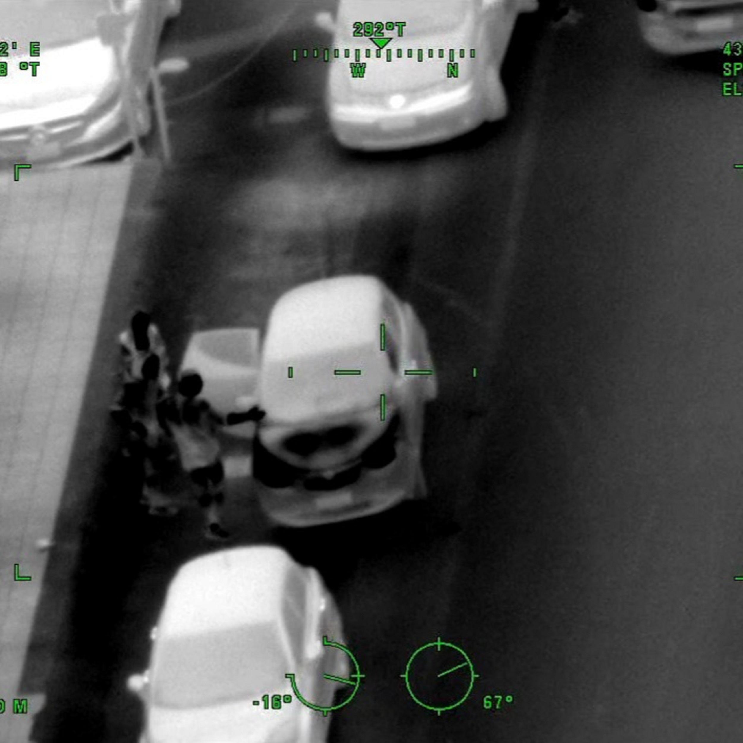Una delle riprese dall'alto dell'elicottero della polizia