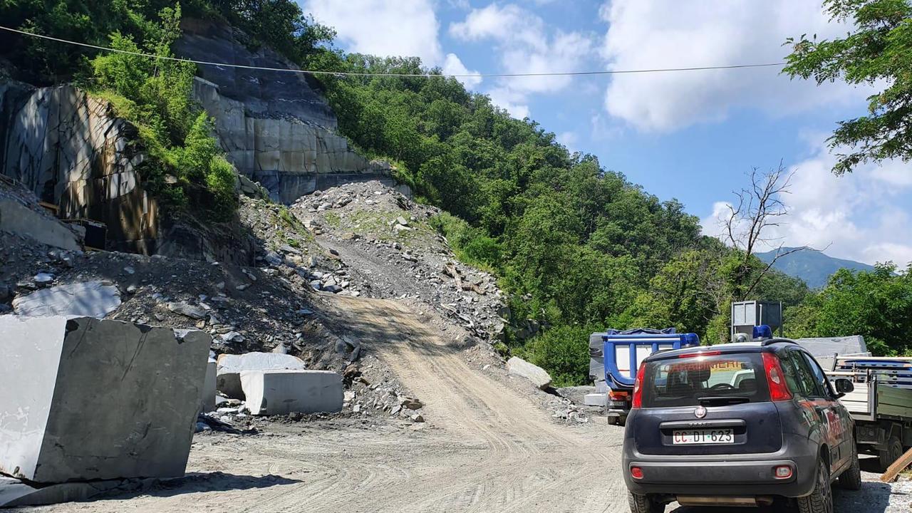 Operaio si ferisce mentre lavora in una cava