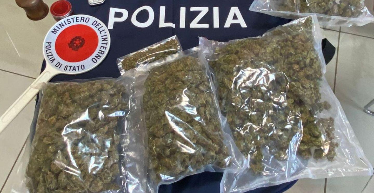 Market della droga coppia ai domiciliari 