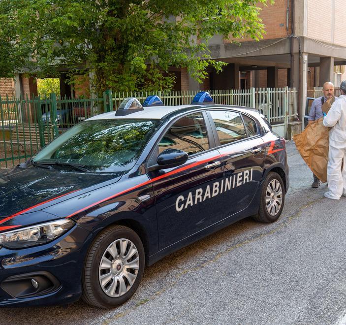 Ferrara, madre e figli erano assistiti dai servizi sociali. Ma vivevano nel degrado in casa 