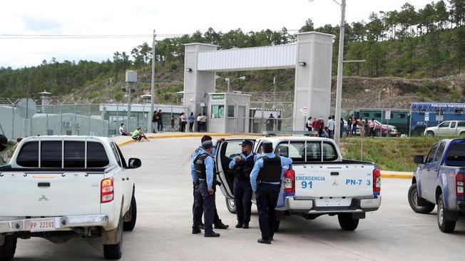 Honduras: scontri fra bande nel carcere di La Tolva, 5 morti