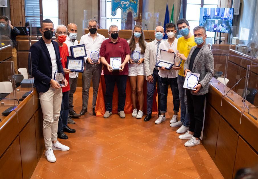 I premiati nella sala del consiglio comunale di Empoli con l’Albano Aramini -Una città per lo sport 2020