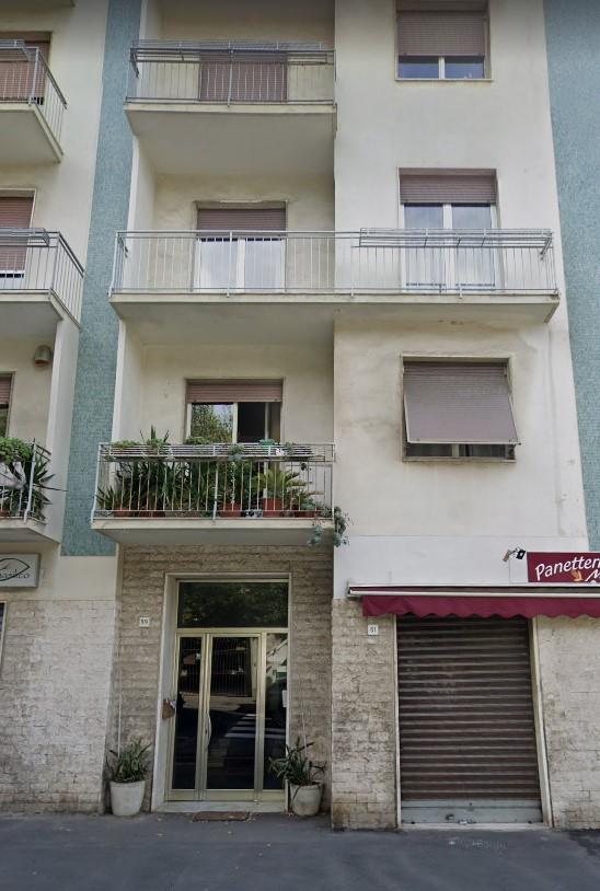 Il condominio di via Montebello dove è avvenuta la doppia truffa