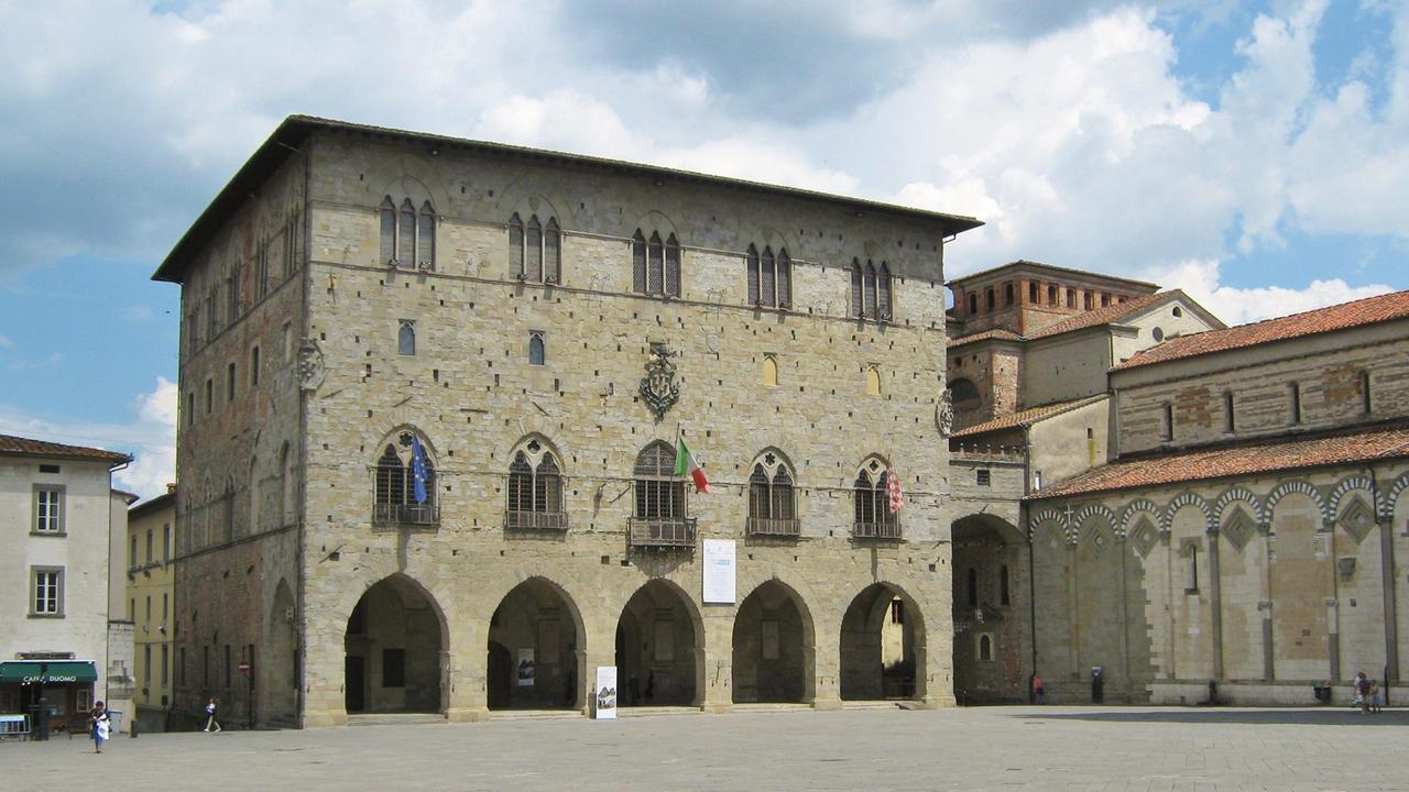 Comune di Pistoia, ecco gli stipendi al top: le cifre