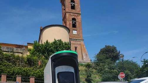 “Distributori” green in 2 piazze per ricaricare i veicoli elettrici