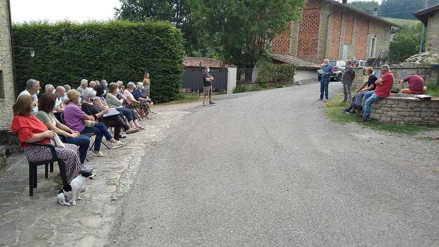 A Ca’ del Merlo raccolta firme per la sicurezza sulla statale 63