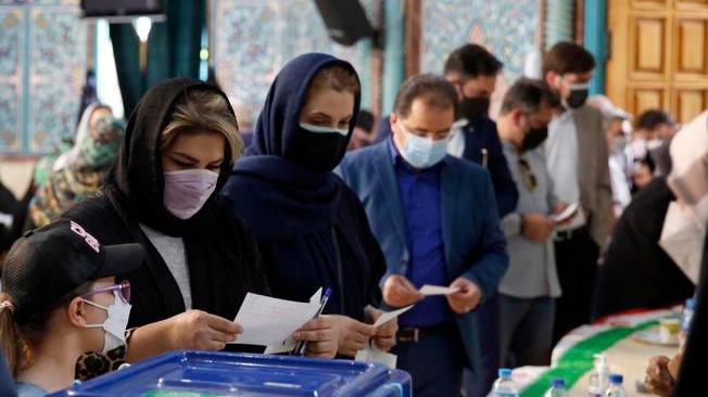 In Iran chiusi i seggi per le elezioni presidenziali