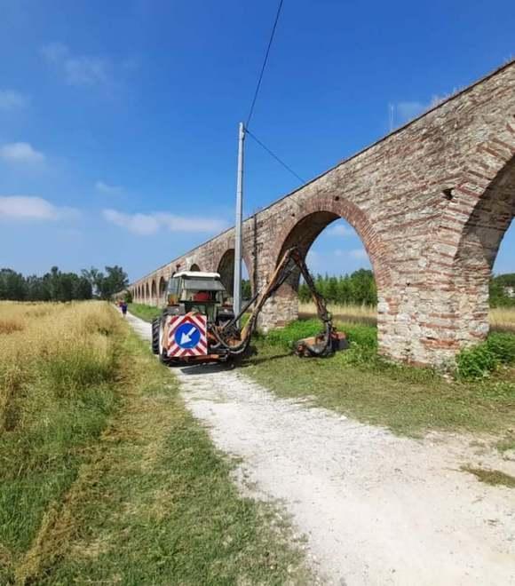 Taglio del verde sulla ciclabile 