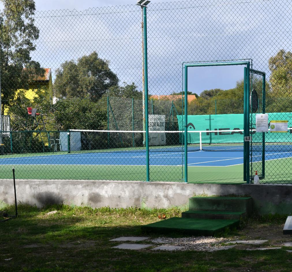 Campi in terra rossa addio a Torregrande solo greenset