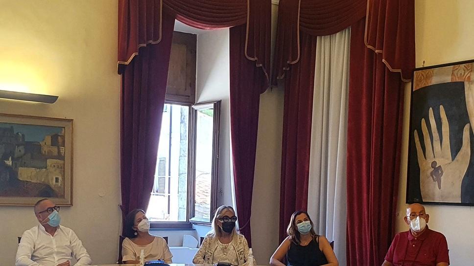 Rifiuti, dopo l’incontro in Comune la Cgil sospende lo sciopero