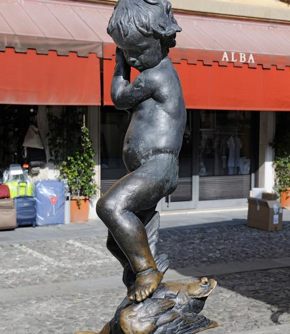 Aperta e poi chiusa, a Modena in piazza XX Settembre la fontana divide 