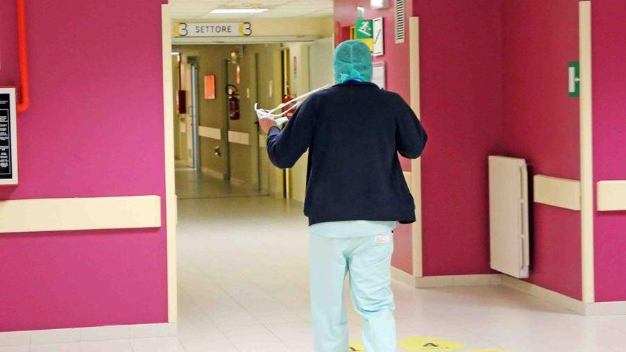 Ferrara, passo avanti per il concorso infermieri
