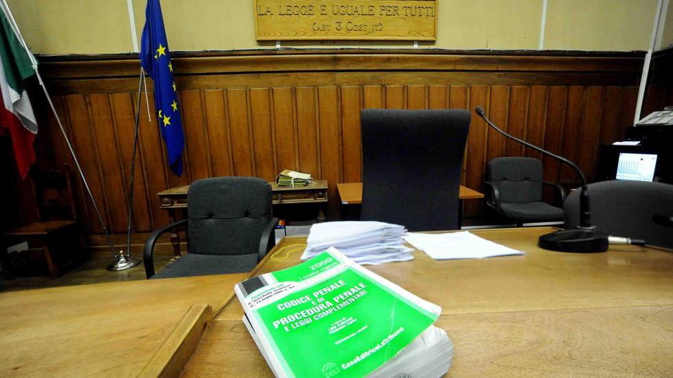 Un’aula del tribunale di Pistoia